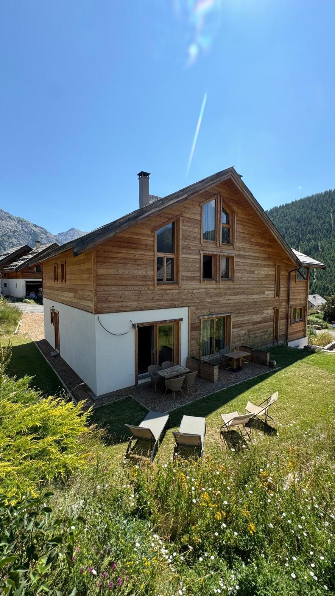 Un Brin Cosy Nevache Luaran gambar
