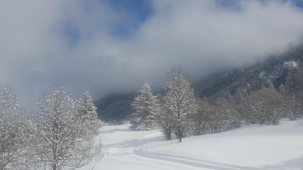 Un Brin Cosy Nevache Luaran gambar