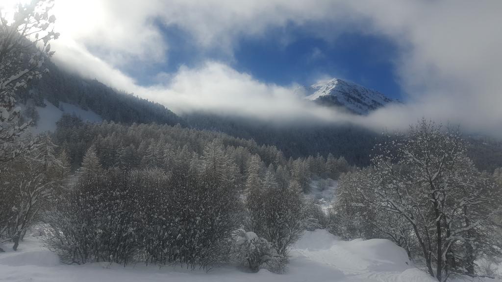 Un Brin Cosy Nevache Luaran gambar