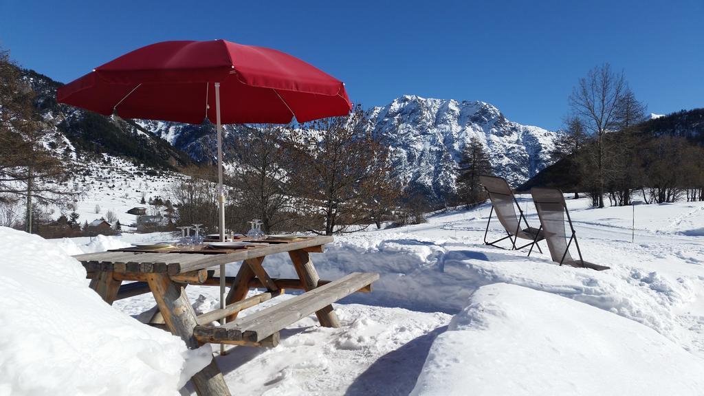Un Brin Cosy Nevache Luaran gambar